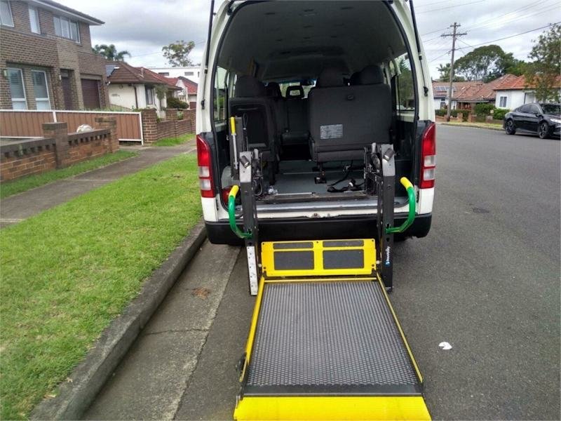 2018 Toyota HiAce KDH223R Commuter White Bus